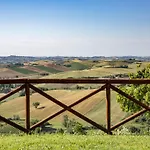 In Marche With Pool & Wine Tours Nyaraló