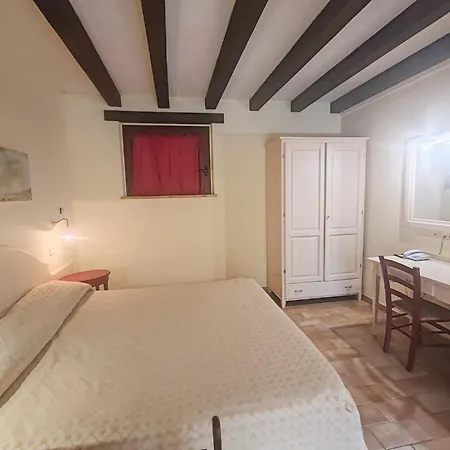 Semesterbostad In Marche With Pool & Wine Tours
