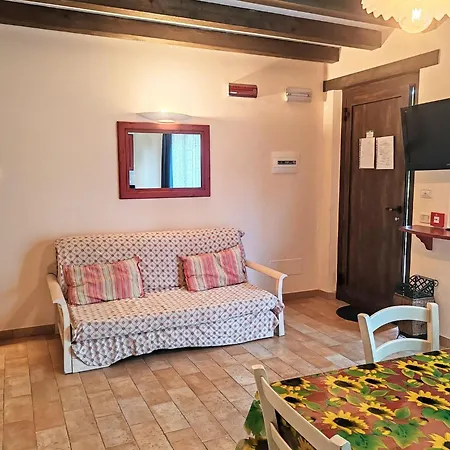 Apartment In Farmhouse With Shared Pool Σπίτι διακοπών *